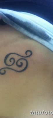 fotó tetováló jel az állatövi rákról 2017.10.21 -től №002 - az állatöv rák tetováló jele