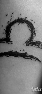 fotó tetováló jel a Mérleg állatövből 2017.10.21 -től №027 - a Mérleg állatöv tetováló jele