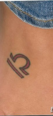 fotó tetováló jel a Mérleg állatövből 2017.10.21 -től №015 - a Mérleg állatöv tetováló jele