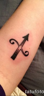 fotó tetováló jel a nyilas állatövből 2017.10.21 -től №007 - a nyilas állatöv tetováló jele