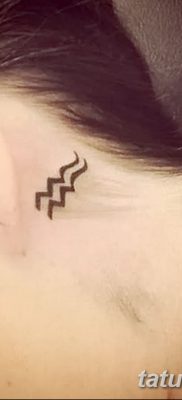 fotó tetováló jel a Vízöntő horoszkópból 2017.10.21 -től №010 - a Vízöntő állatöv tetováló jele