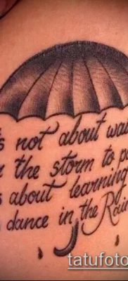 fotó egy esernyő tetoválásról (jelentése) - példa egy érdekes tetoválási rajzra - 076