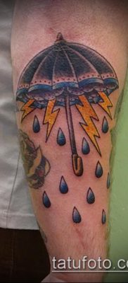 fotó egy esernyő tetoválásról (jelentése) - példa egy érdekes tetoválási rajzra - 075