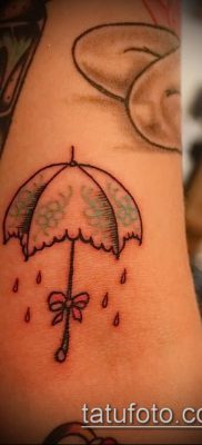 fotó egy esernyő tetoválásról (jelentése) - példa egy érdekes tetoválási rajzra - 036