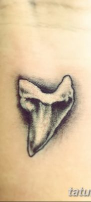 fotó egy fogtetoválásról, kelte: 2017. 09. 13. №103 - tetoválásfog -