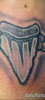 fotó egy fogtetoválásról, kelte: 2017.09.13. №110 - tetovált fog -