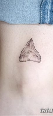 fotó egy fogtetoválásról, kelte: 2017.09.13. №111 - tetovált fog -
