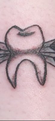fotó egy fogtetoválásról, kelte: 2017. 09. 13. №133 - tetoválásfog -