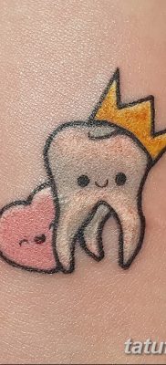 fotó egy fogtetoválásról, kelte: 2017. 09. 13. № 143 - tetoválásfog -