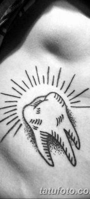 fotó egy fogtetoválásról, kelte: 2017.09.13. №017 - tetovált fog -