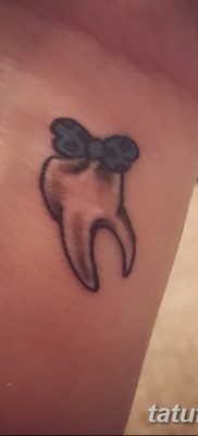 fotó egy fogtetoválásról, kelte: 2017.09.13. №038 - tetovált fog -