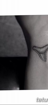 fotó egy fogtetoválásról, kelte: 2017. 09. 13. №041 - tetoválásfog -