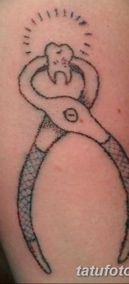 fotó egy fogtetoválásról, kelte: 2017. 09. 13. №043 - tetoválásfog -