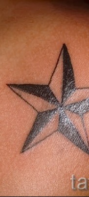 Fotó a csillag tetoválásról a kulcscsonton - példa 17122015 39. sz