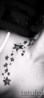 Fotó a csillag tetoválásról a kulcscsonton - példa 17122015 -ös számból