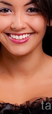 Fotó a csillag tetoválásról a kulcscsonton - példa az 17122015 6. számból