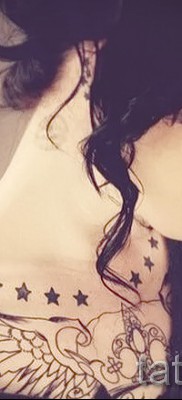 Fotó a csillag tetoválásról a kulcscsonton - példa 17122015 4. számból
