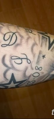 fotó egy csillag tetoválásról a karon, 2017.12.21., 003 - tetovált csillagok a kezén -