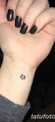 fotó a csillag tetoválásról a karon, 2017.12.21., №032 - tetovált csillagok a kezén -