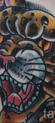 Fotó a leopárd tetoválásról - munka a régi iskola stílusában