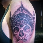 koponya és egyházi tetoválás - fotó