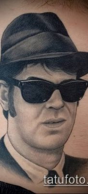 012. fotó tetováló arcról (portré tetoválás)