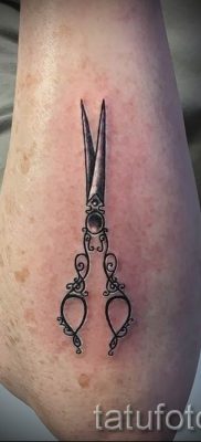 olló tetoválás fotó példa a tetoválás tervezéséről szóló cikkre - tatufoto.ru - 2