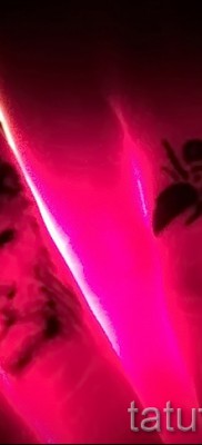 Példa egy méh tetoválásra a 45. fotón