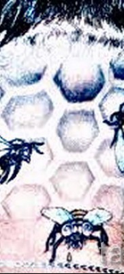 Példa egy méh tetoválásra a 38. fotón