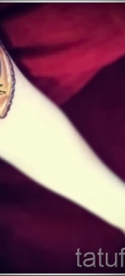 Példa egy méh tetoválásra a 31. fotón