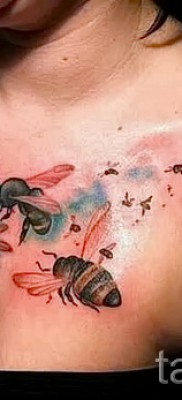 Példa egy méh tetoválásra a 6. fotón