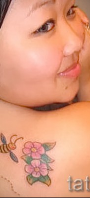 Példa egy méh tetoválásra az 5. képen