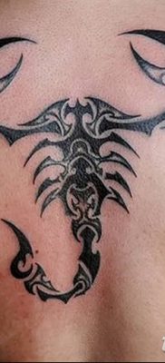 fotó egy skorpió tetoválásról, dátum: 2018.04.24 №038 - skorpió tetoválás -