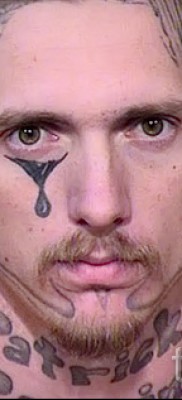 Könnycsepp a szem alatt tetoválás - példa a képen - 6