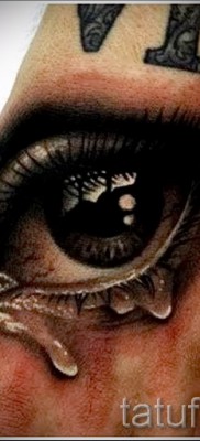 Könnycsepp a szem alatt tetoválás - példa a képen - 1