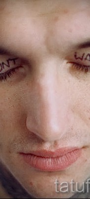 Könnycsepp a szem alatt tetoválás - példa a képen - 16