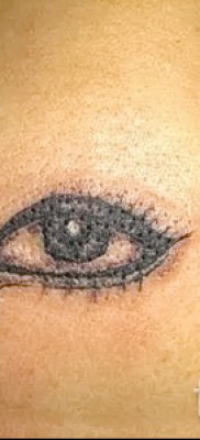 Könnycsepp a szem alatt tetoválás - példa a képen - 2