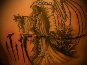 A tetoválás halálának jelentése kaszával 2