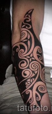 الصورة - وشم قبلي على الساعد - مثال لمقال حول معنى 2059 tatufoto.ru