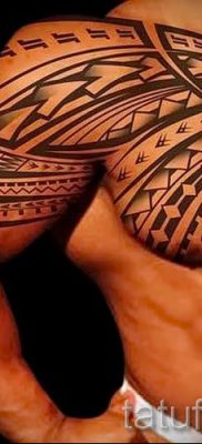الصورة - وشم قبلي على الكتف للرجال - مثال لمقال حول معنى 2055 tatufoto.ru