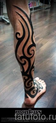 الصورة - وشم قبلي على الساق - مثال لمقال حول معنى 2052 tatufoto.ru