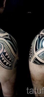 وشم قبلي على كتفه - مثال على صورة لمقال حول أهمية 2038 tatufoto.ru