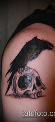 holló koponya tetoválás (jelentése) - egy példa egy érdekes tetoválás tervezésre - 053