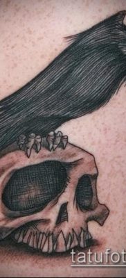 holló koponya tetoválás (jelentése) - példa egy érdekes tetoválási rajzra - 036