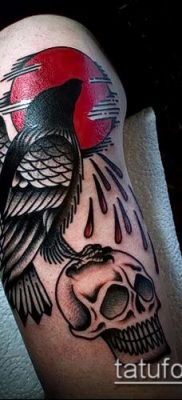 varjú a koponya tetováláson (jelentése) - példa egy érdekes tetoválási rajzra - 030