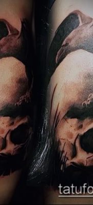 holló koponya tetoválás (jelentése) - egy példa egy érdekes tetoválás tervezésre - 025