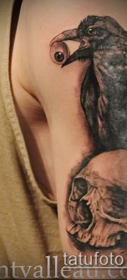 holló koponya tetoválás (jelentése) - példa egy érdekes tetoválási rajzra - 006