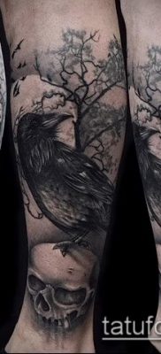 holló a koponya tetováláson (jelentése) - egy példa egy érdekes tetoválási rajzra - 003