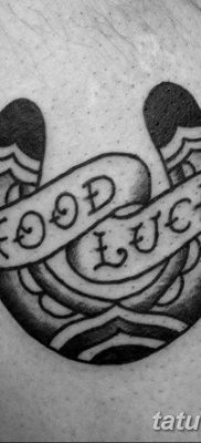 fotó egy tetoválásról egy lánynak, hogy megvédje a szerencsét az egészségtől 2019.03.18. №005 - tetoválás -