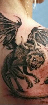 Fotó egy manticore tetoválásról 2018. 07. 31 -től №026 - tetováló manticore -